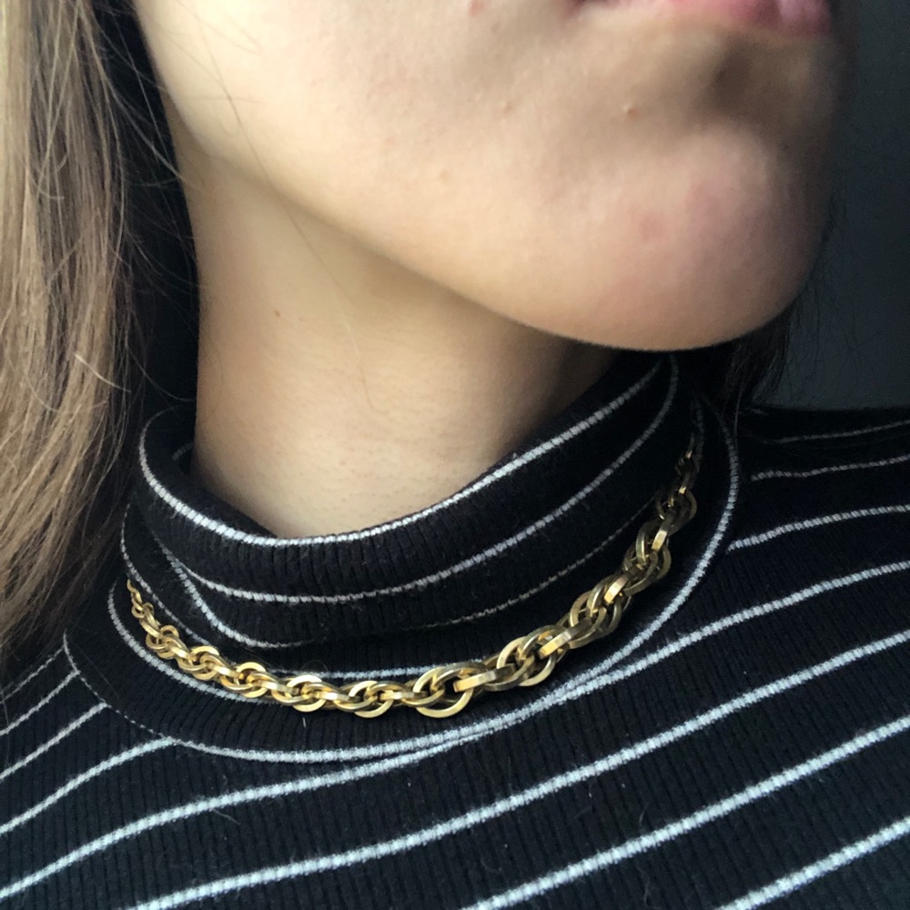 Chunky vintage gold chain necklace 🔱